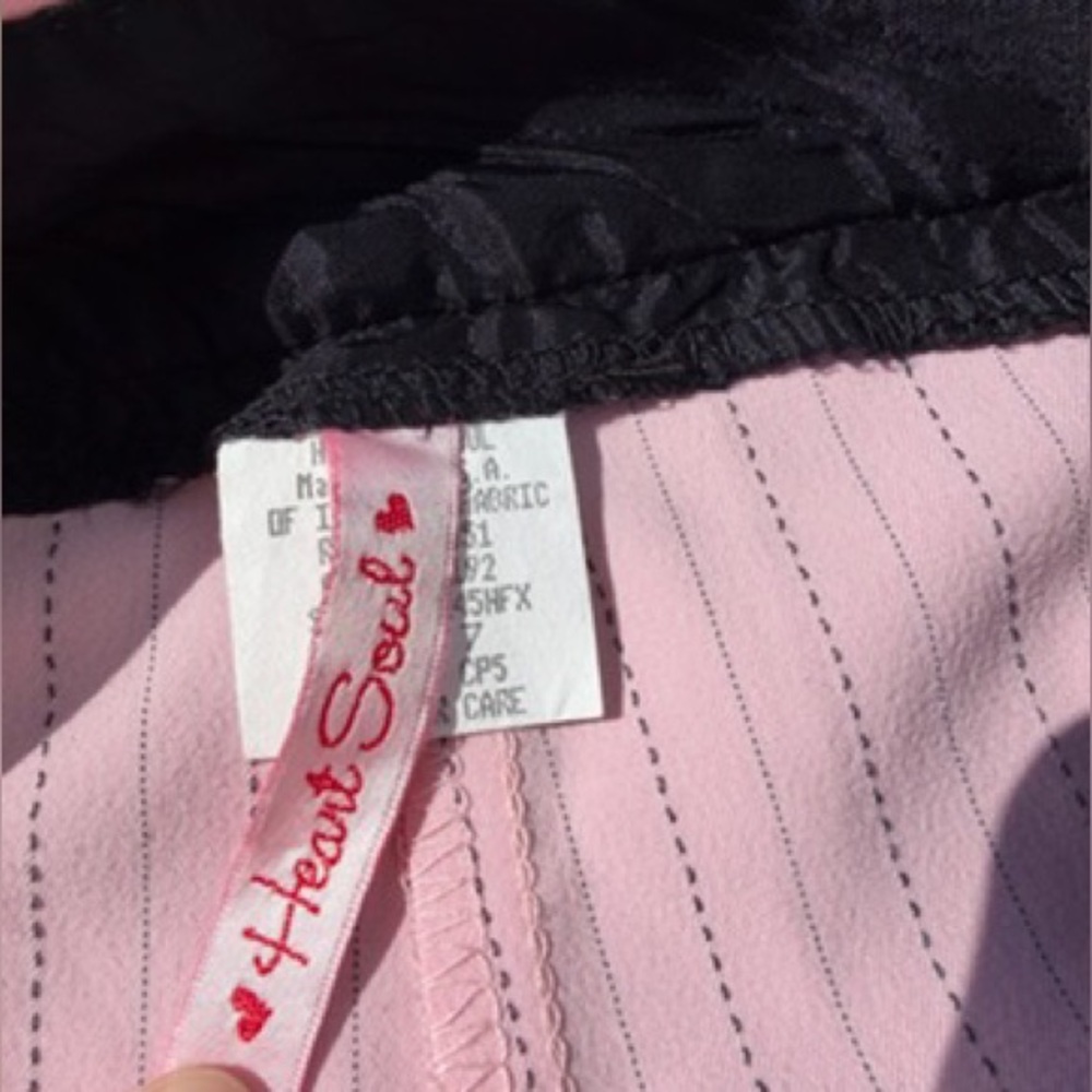 2000s Pink pinstripe cropped pants - Picture 5 of 5